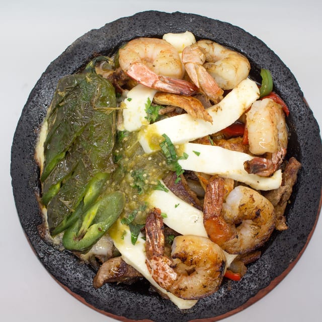Molcajete Los Cocos.